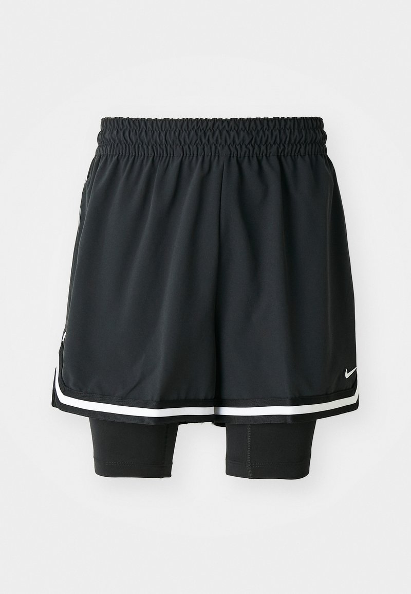 Schwarze Sportshorts mit einem elastischen Bund, bestehend aus einer lockeren äußeren Schicht und einer engen Innenshorts. Weiße Streifenakzente am Saum.