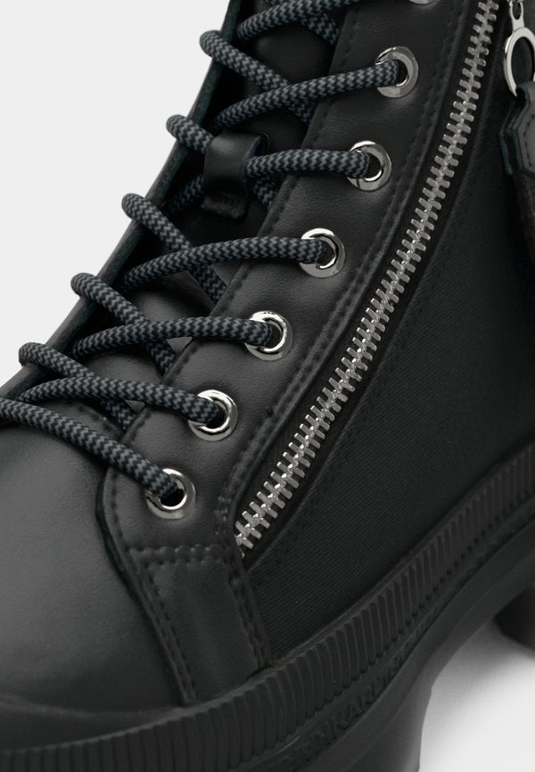KARL LAGERFELD TREKKA MAX ZIP LO BOOT