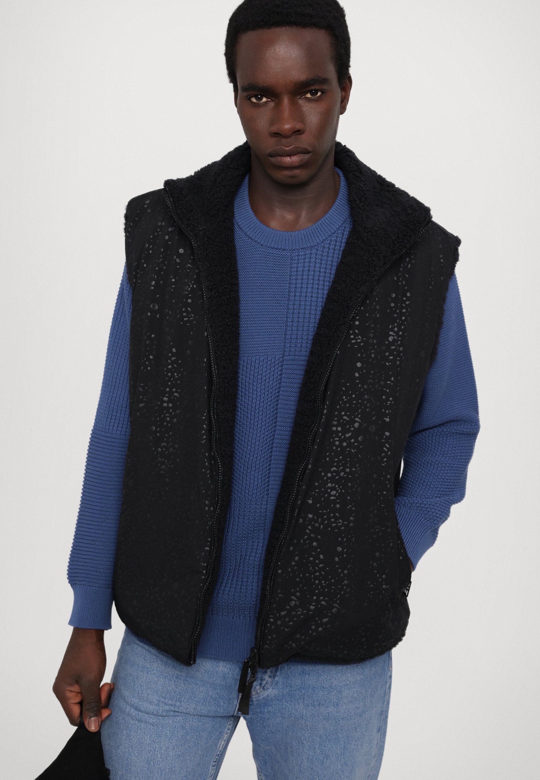 REVERSIBLE VEST UNISEX Media 6