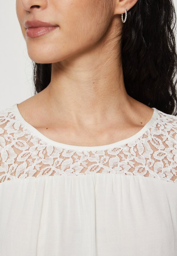 Vero Moda Petite VMLILOU O NECK DETAIL