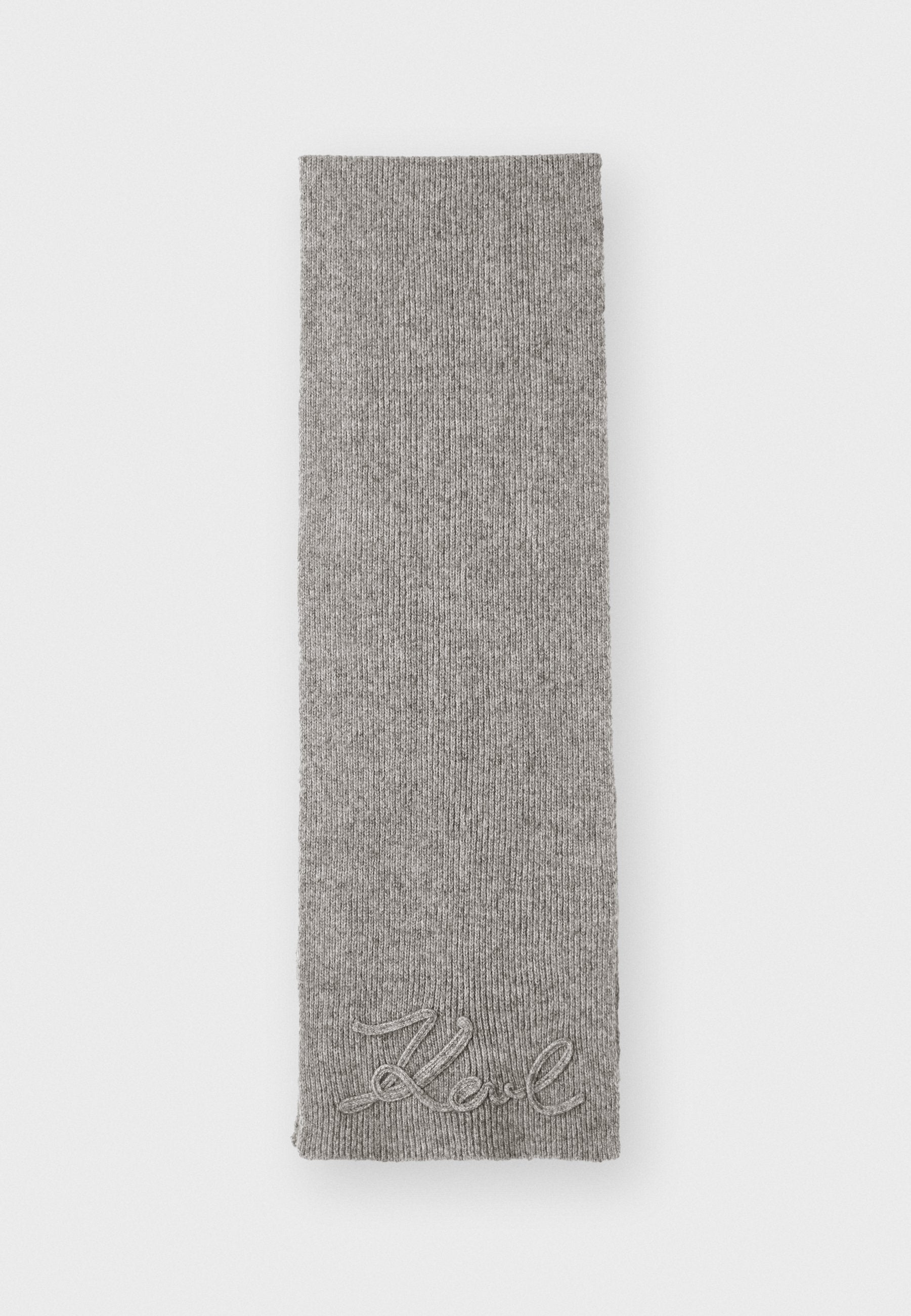 SIGNATURE SCARF Media 1