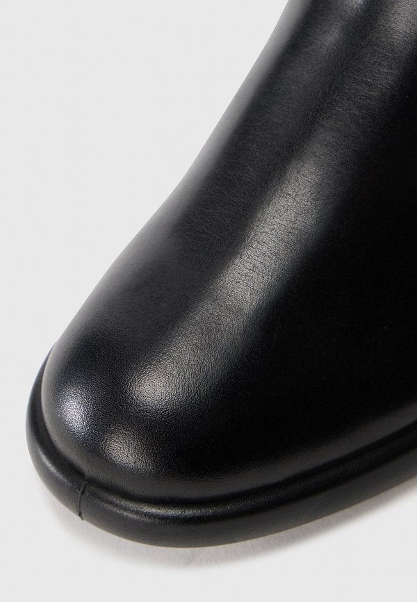 ECCO SCULPTED 35