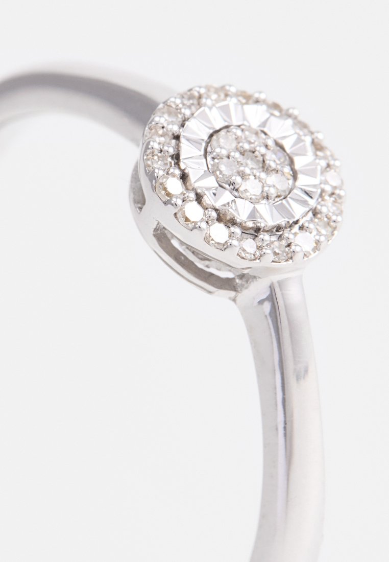 Revoni 0.08 CT DIAMOND