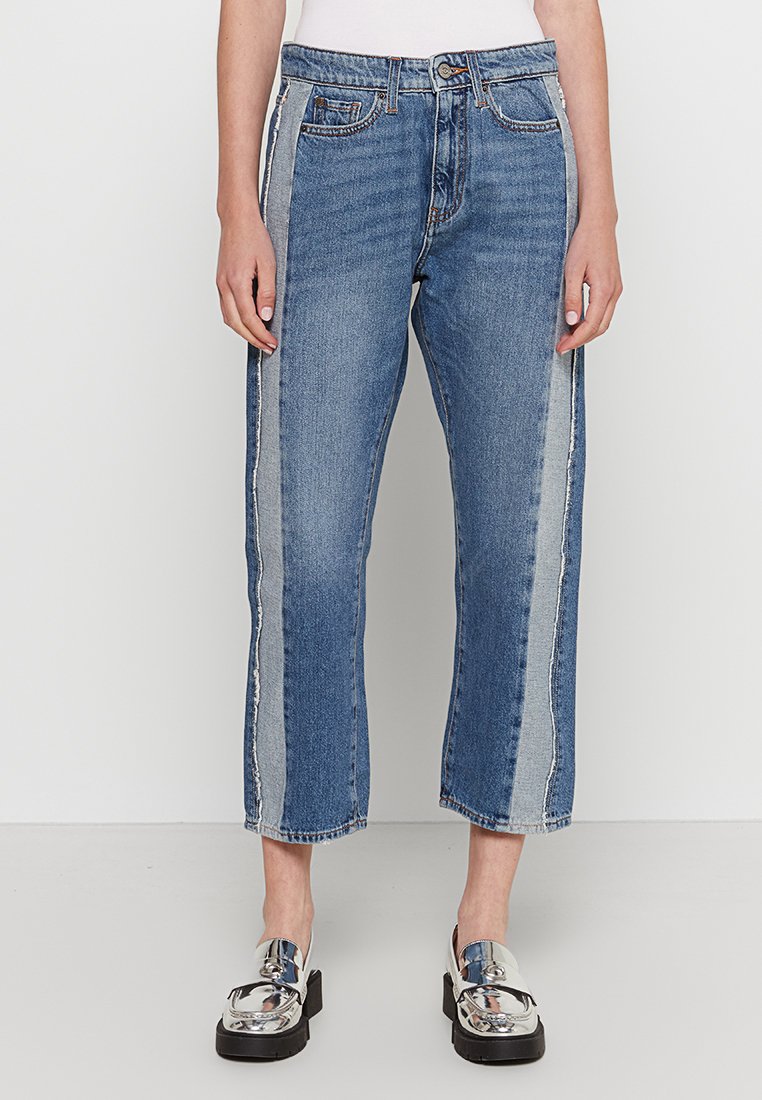 Armani Exchange Jeans Relaxed Fit Media 1