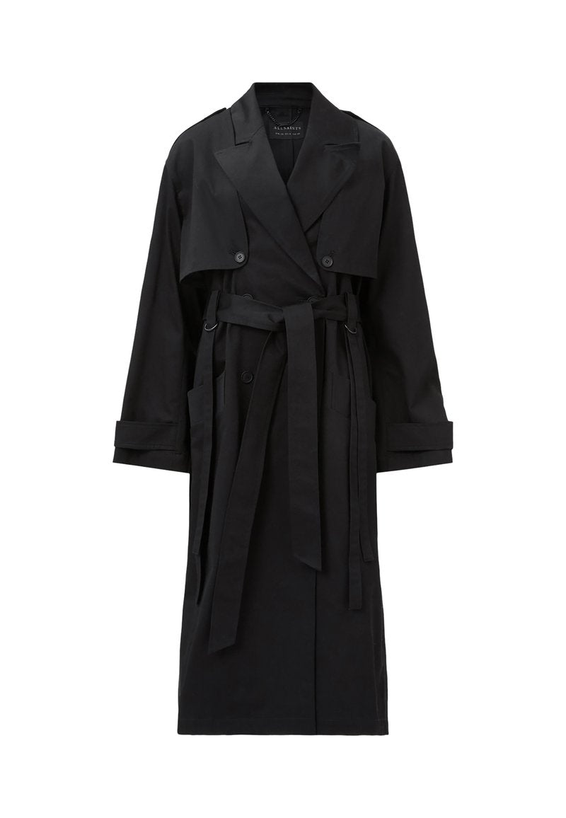 Langer schwarzer Trenchcoat mit breiten Revers, doppelreihiger Knopfleiste, Frontklappe, Manschettenriemen und einem gebundenen Taillengürtel.