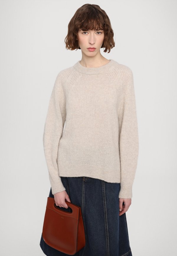 CLOSED CREW NECK LONG SLEEVE
