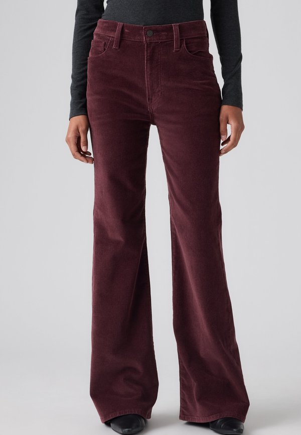 Levi's® RIBCAGE FLARE - Flared Jeans - red