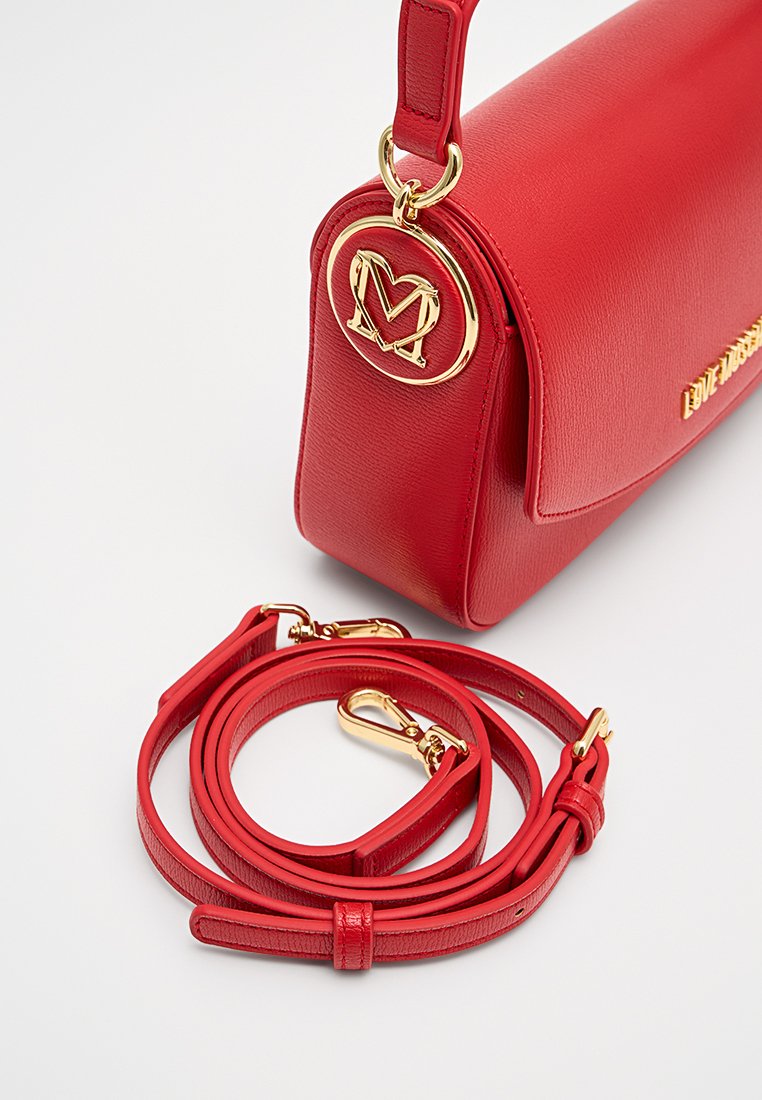 Love Moschino