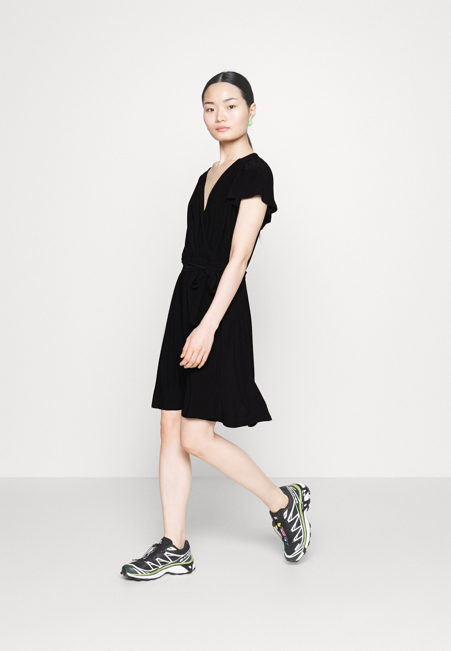 Anna Field Petite FRILLED CAP SLEEVES FLARED DRESS
