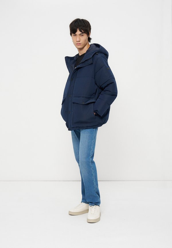 EA7 Emporio Armani