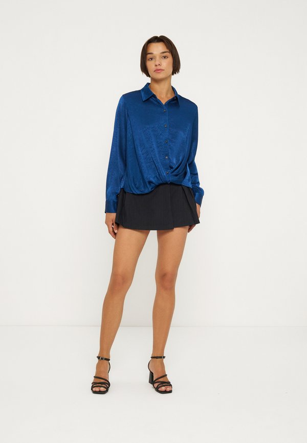 DKNY TWIST CREASE TOP