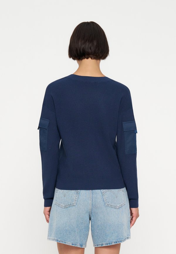 DKNY