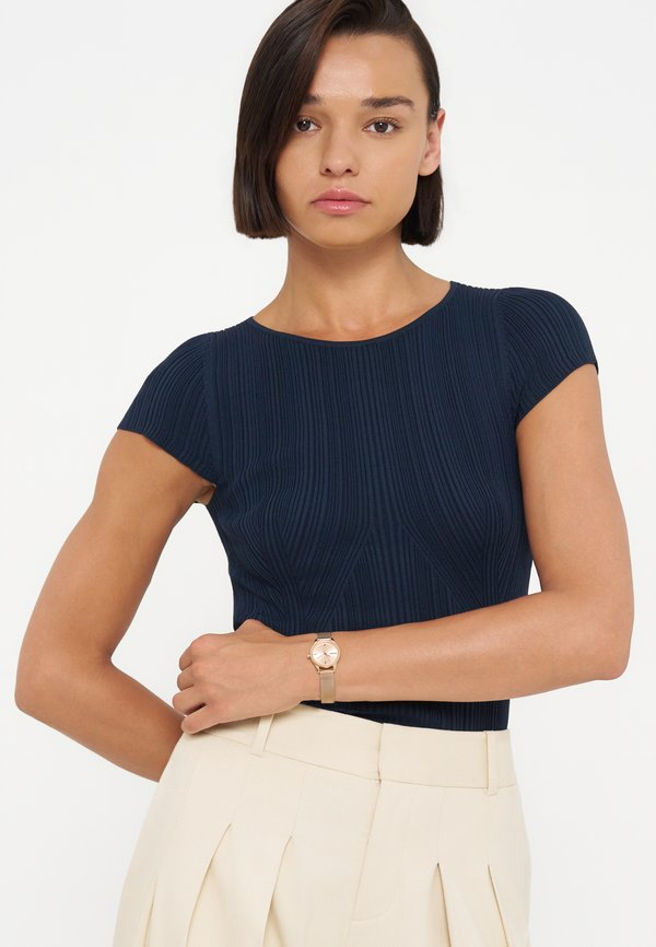DKNY