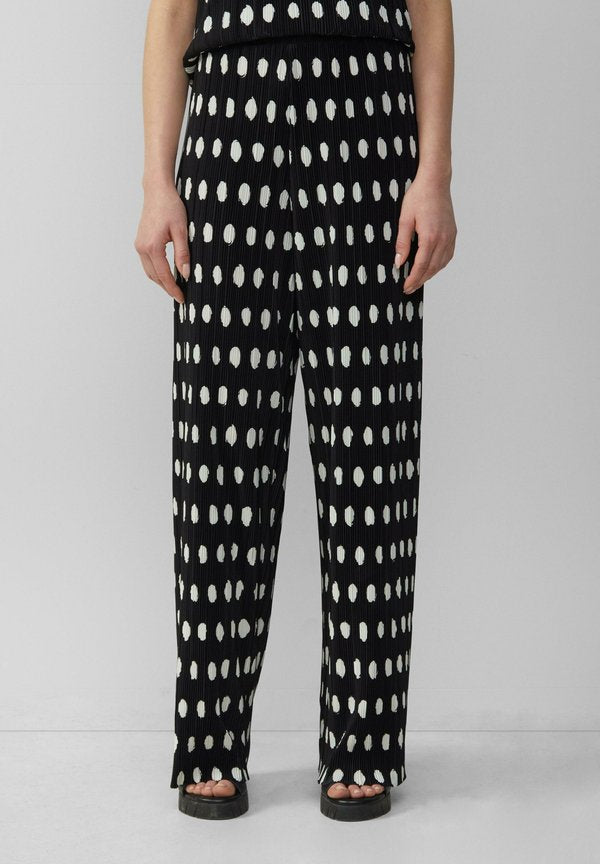 s.Oliver Tracksuit bottoms - schwarz