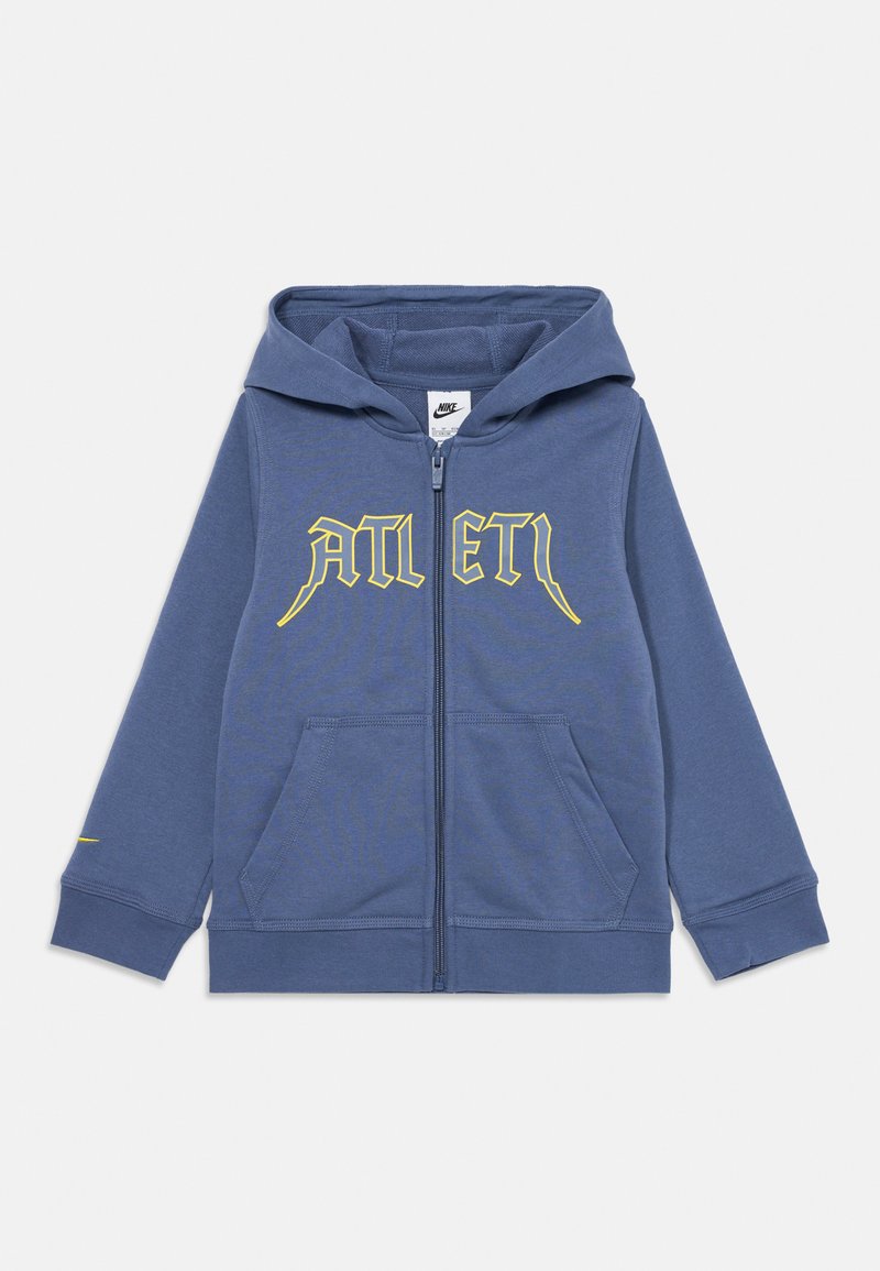 Blaues Zip-Hoodie aus weichem Stoff, mit einem gelben Logo auf der Vorderseite, zwei Fronttaschen und einer einfach gestalteten Kapuze.