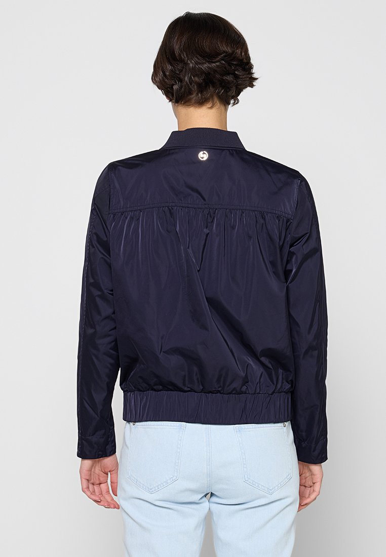 comma Bomberjacke Media 2