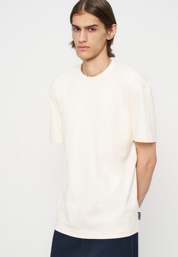 EA7 Emporio Armani