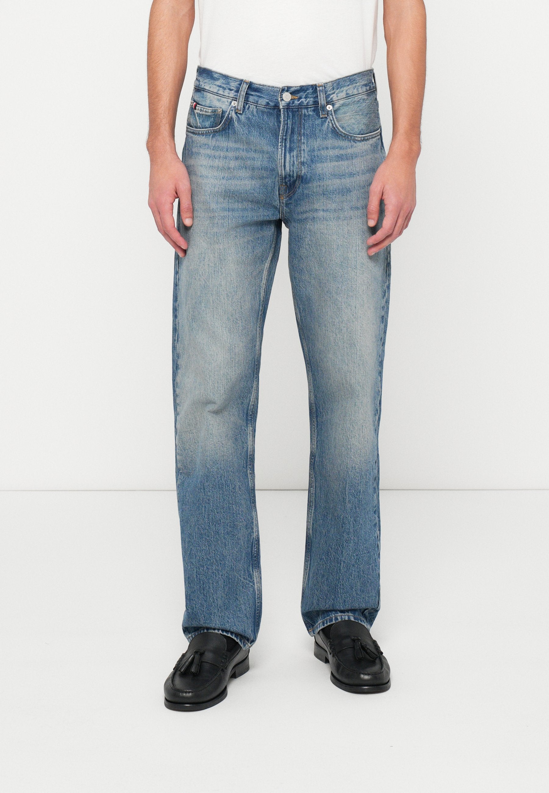 WHISKERED REGULAR STRAIGHT LEG JEANS Media 3