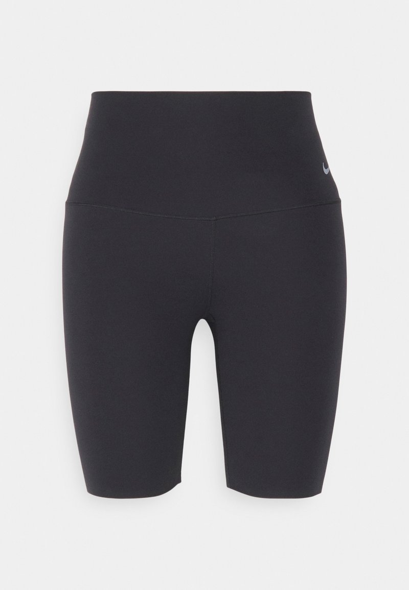Schwarze Sport-Bikeshorts aus dehnbarem Material mit hohem Bund, glatter Textur und kleinem Logo auf der linken Hüfte.