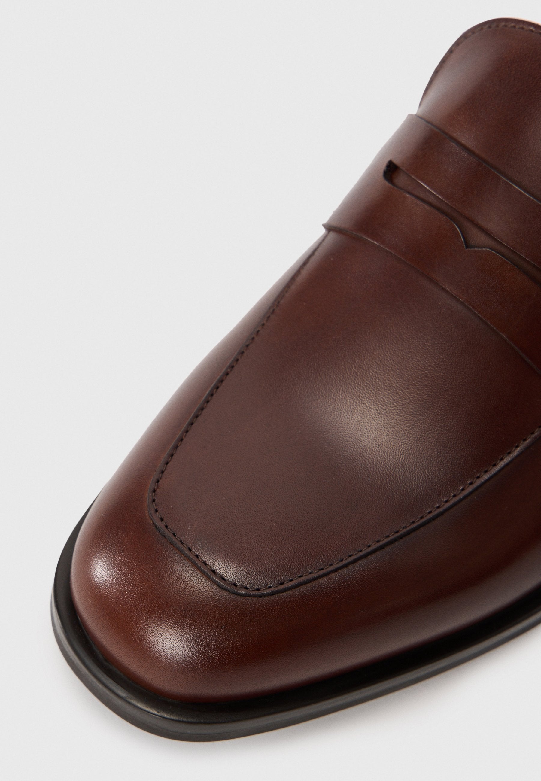 Stuart Weitzman CLUB CLASSIC
