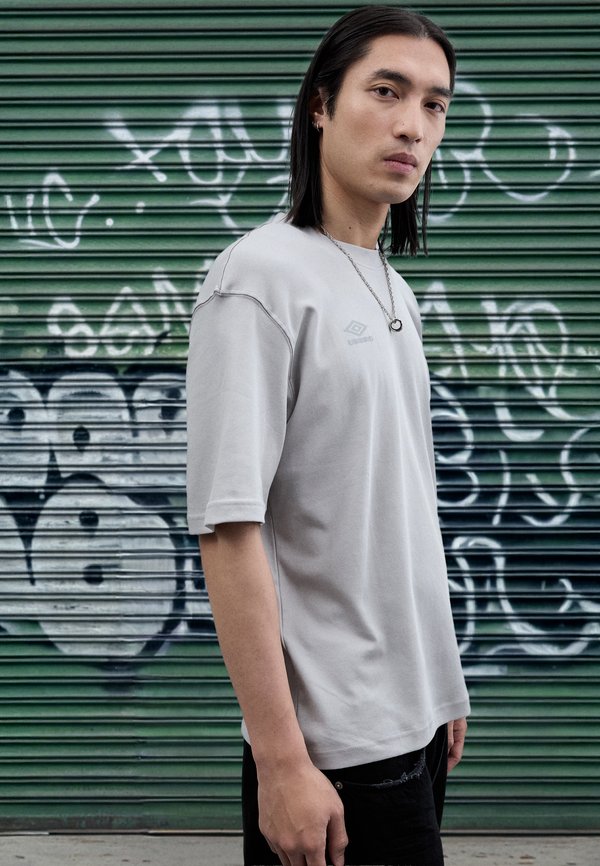 Umbro BOX GRAPHIC TEE