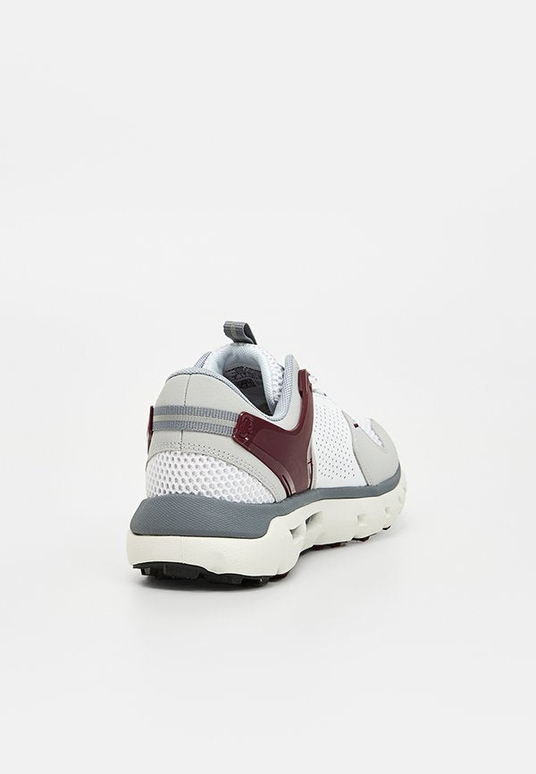 Under Armour SUMMIT TREK