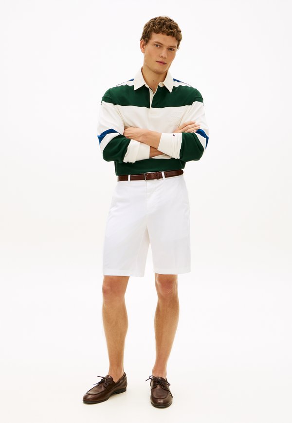 Tommy Hilfiger BROOKLYN SATIN SLIM CHINO SHORTS - Shorts - white