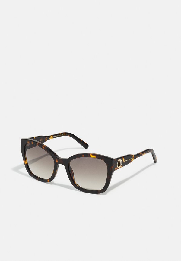 MARC JACOBS