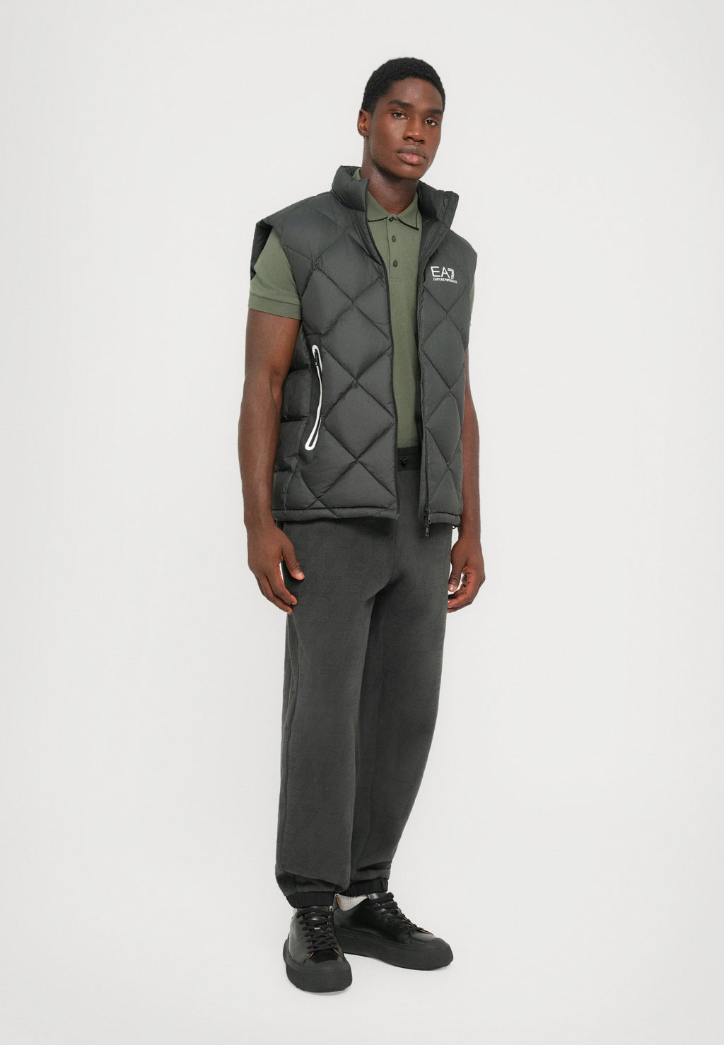 MOUNTAIN QUILTED VEST Media 2