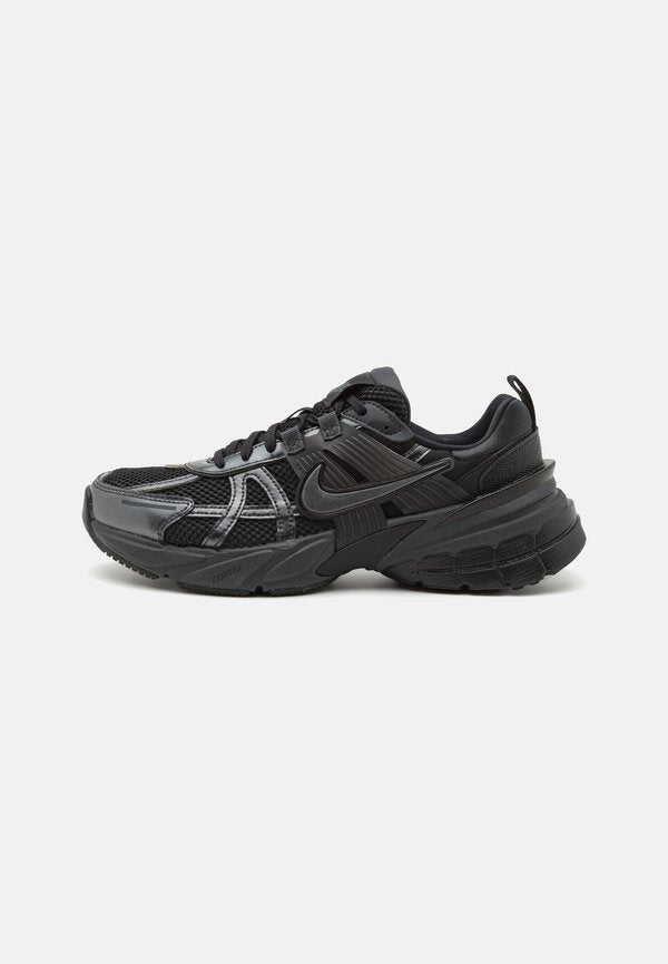 Nike Sportswear V2K RUN - Trainers - black/dark smoke grey/anthracite