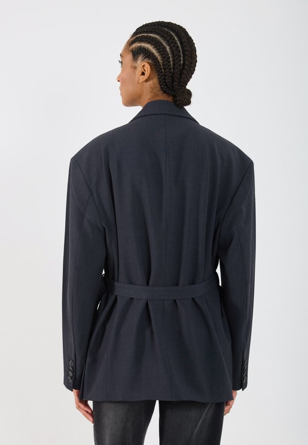 YOURTURN by Zalando UNISEX BELTED BLAZER