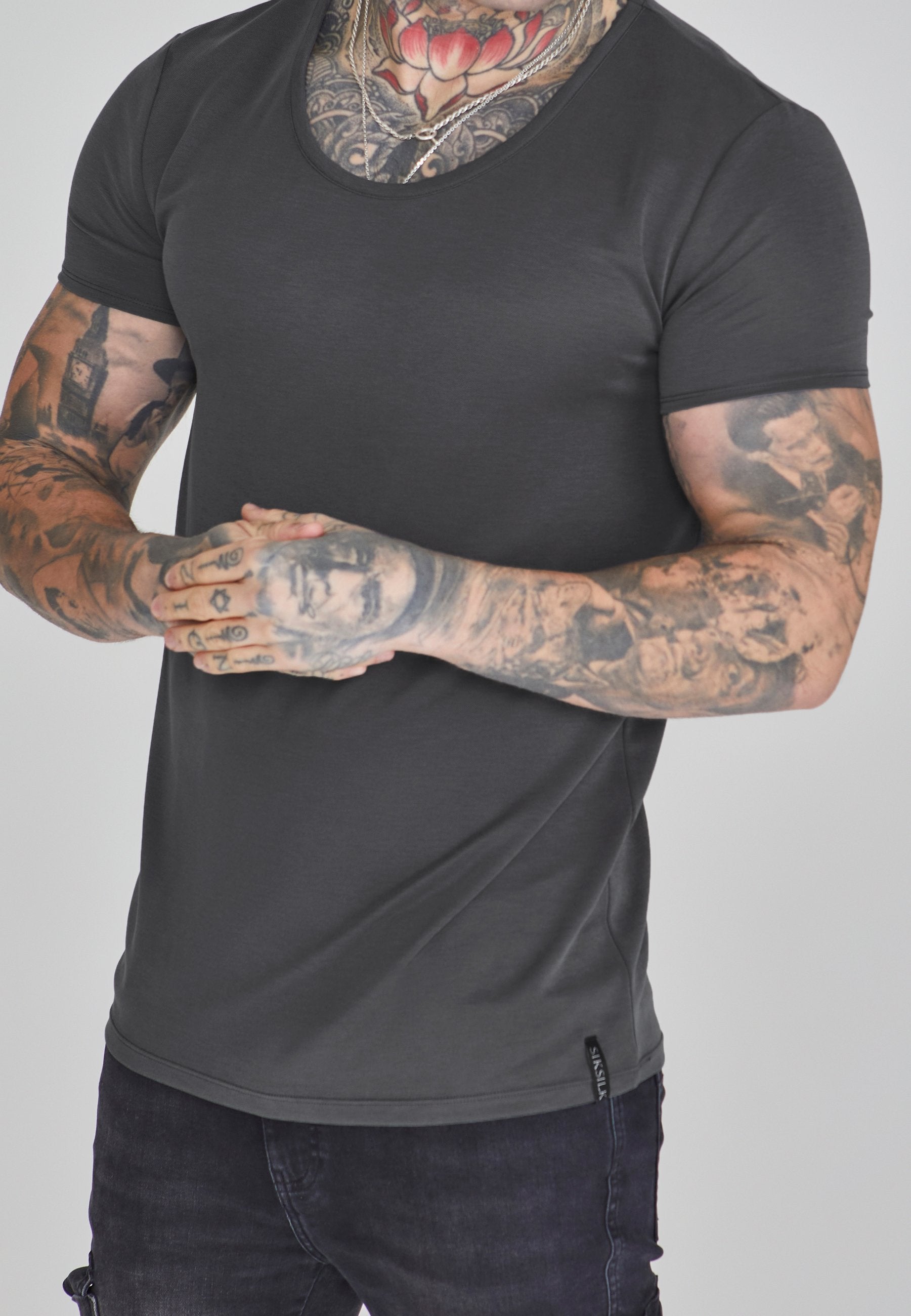 SIKSILK MUSCLE FIT