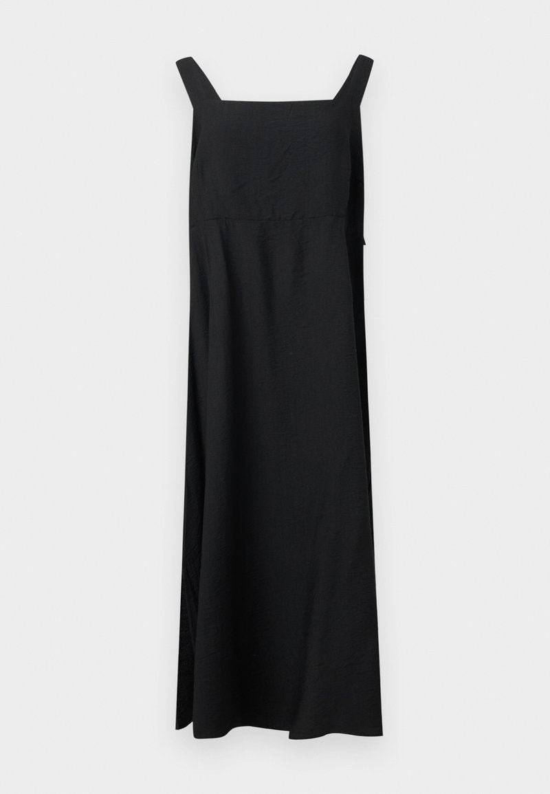 Schwarzes ärmelloses Maxikleid mit quadratischem Ausschnitt und breiten Schulterträgern, vor schlichtem hellem Hintergrund präsentiert.