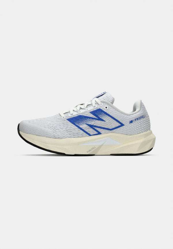 New Balance FUELCELL PROPEL  V5 - Road running shoes - white