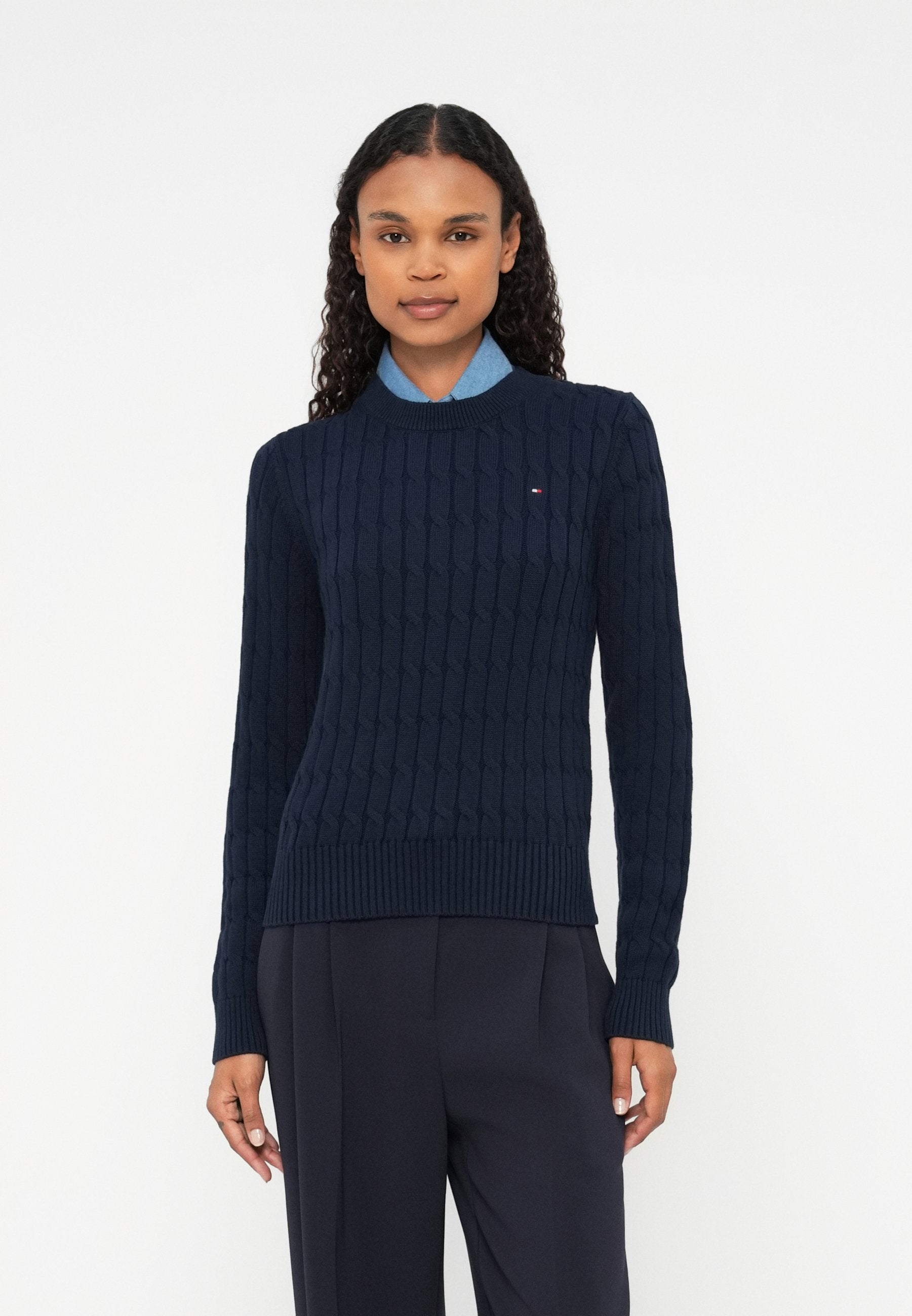 CABLE KNIT CREW NECK JUMPER Media 3