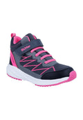 Kinder-Sneaker in Marineblau und Pink mit Klettverschluss, pinken Schnürsenkeln, weißer Sohle und Zickzackmuster an den Seiten.