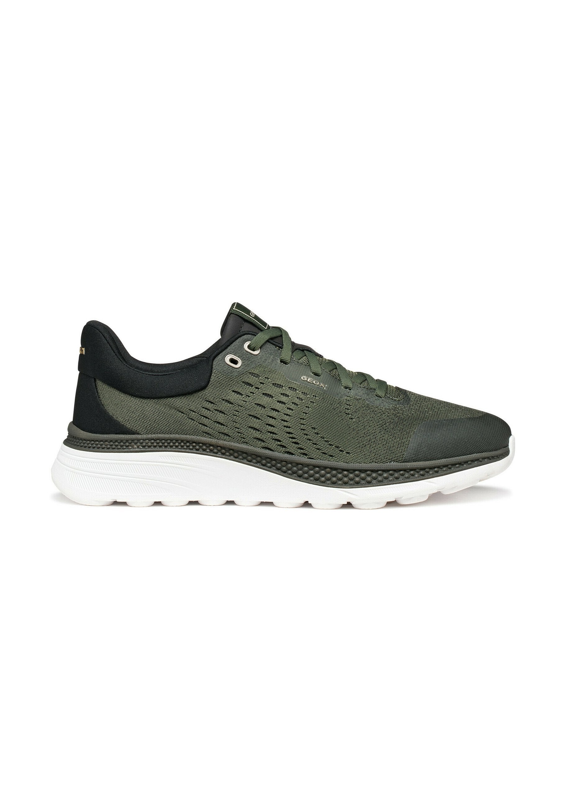 Grüne Sportschuhe aus Mesh-Gewebe mit verstärkten schwarzen Akzenten und einer weißen, gepolsterten Sohle. Verfügen über wenige Perforationen zur Atmungsaktivität.