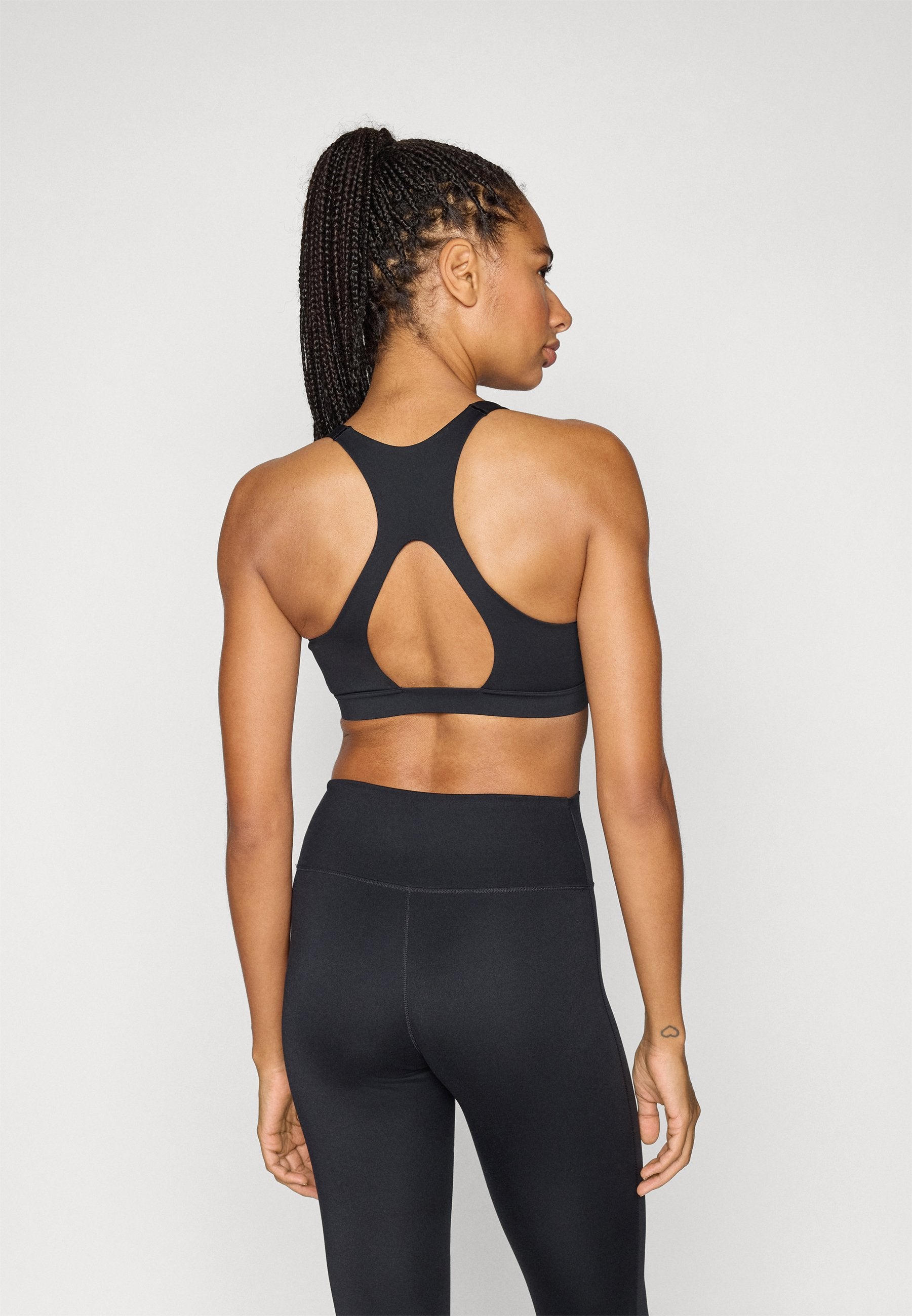 Nike Performance W NK DF UNVRSA MS BRA