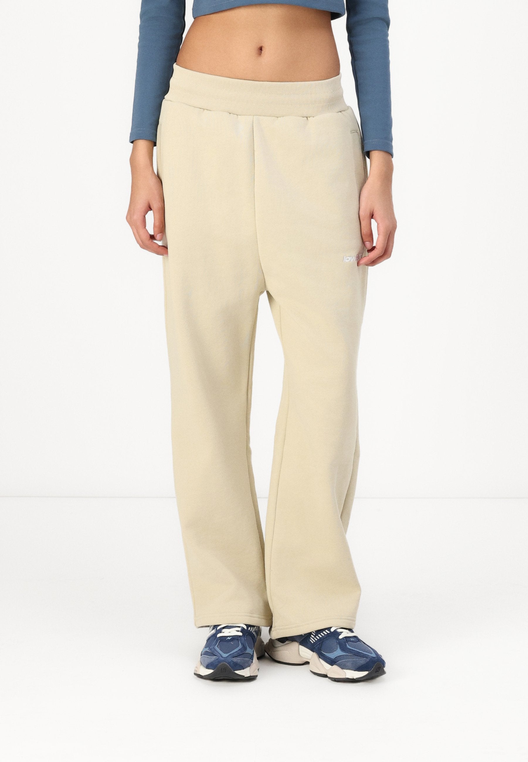 LOW LIGHTS STUDIOS® WOMAN PANT