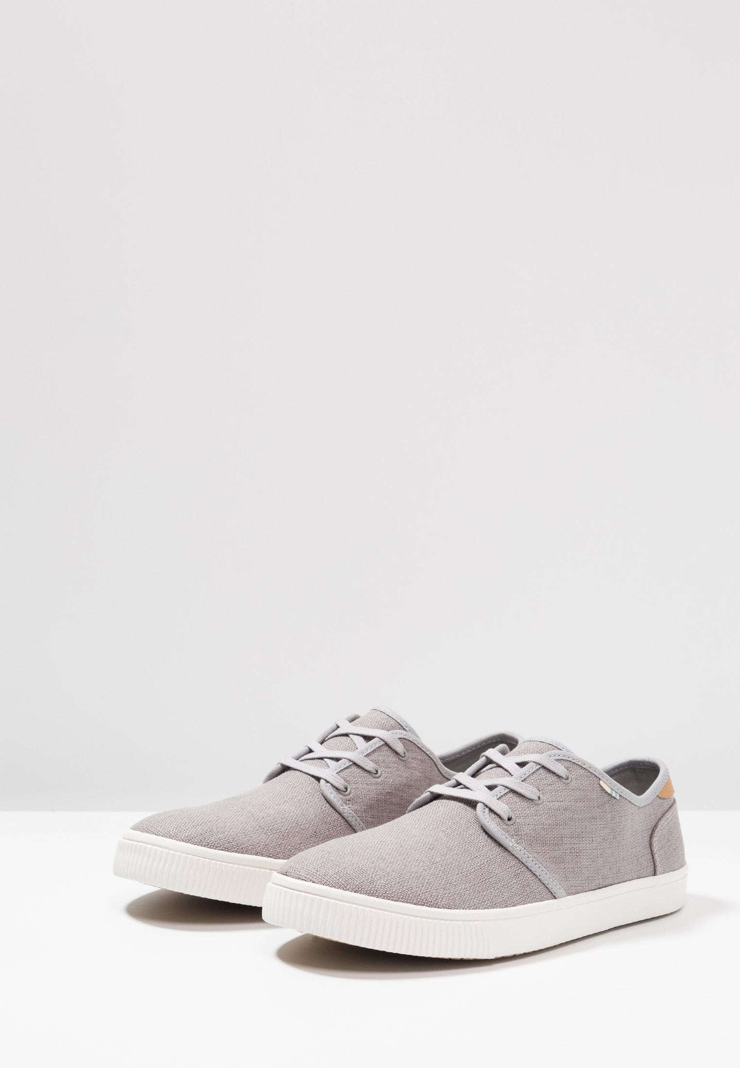 TOMS CARLO
