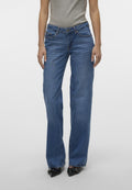 Vero Moda Wide-fit VMVANESSA Low rise Wide Leg Fit - Straight leg jeans - medium blue denim