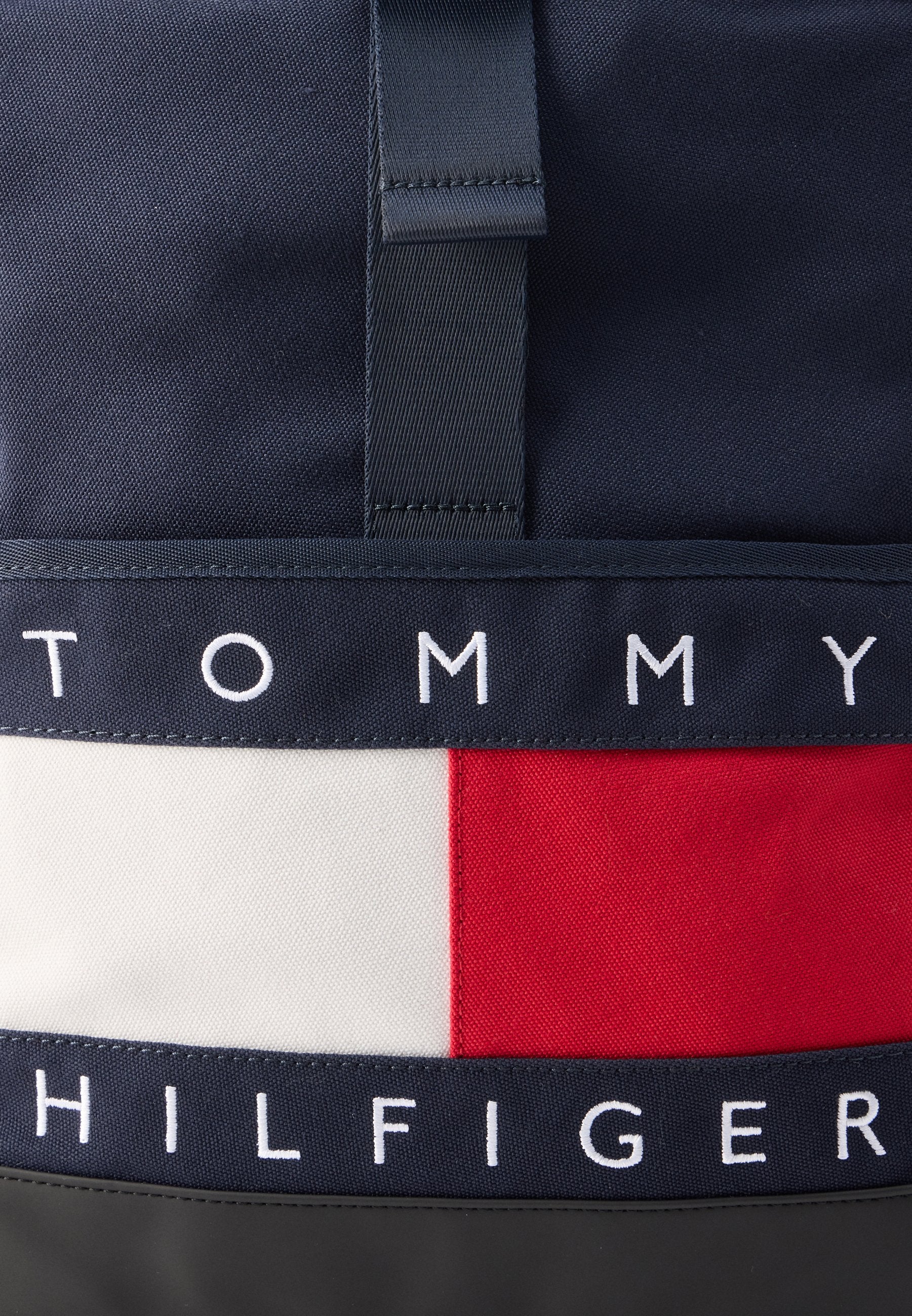Tommy Hilfiger KIDS' HERITAGE FLAG LOGO ROLL-TOP BACKPACK