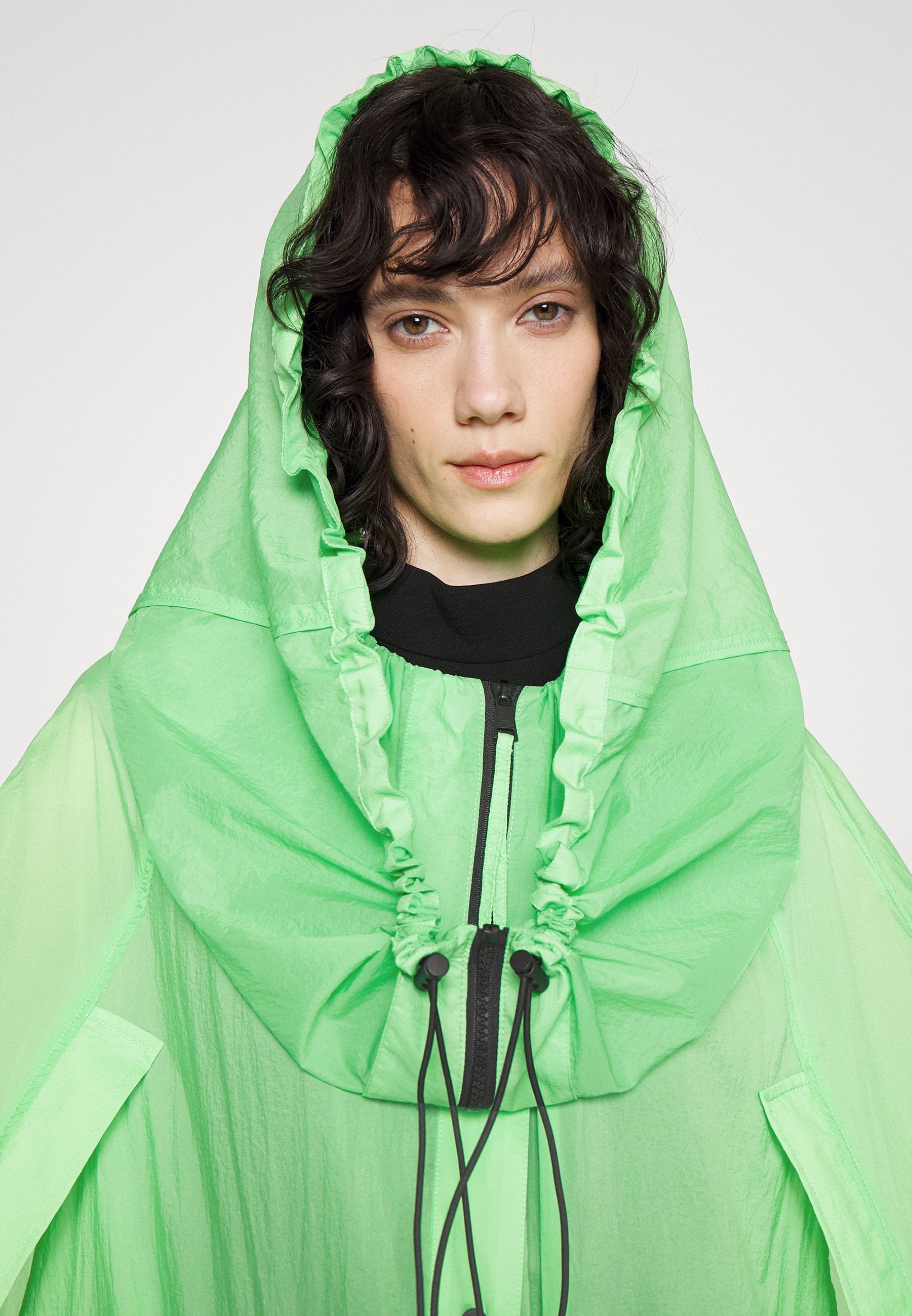 HUN'S PICK VOLUMINOUS RAINCOAT Media 6