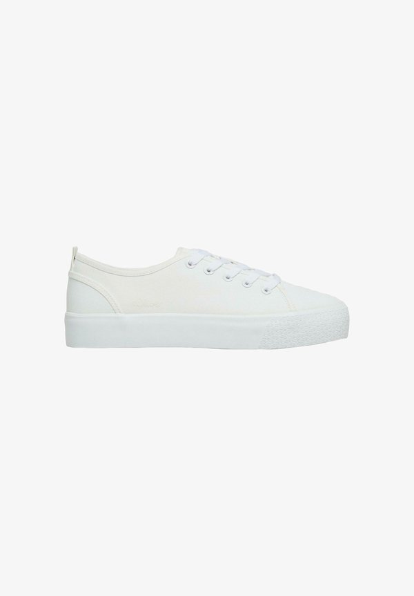 s.Oliver SNEAKERS - Trainers - weiß