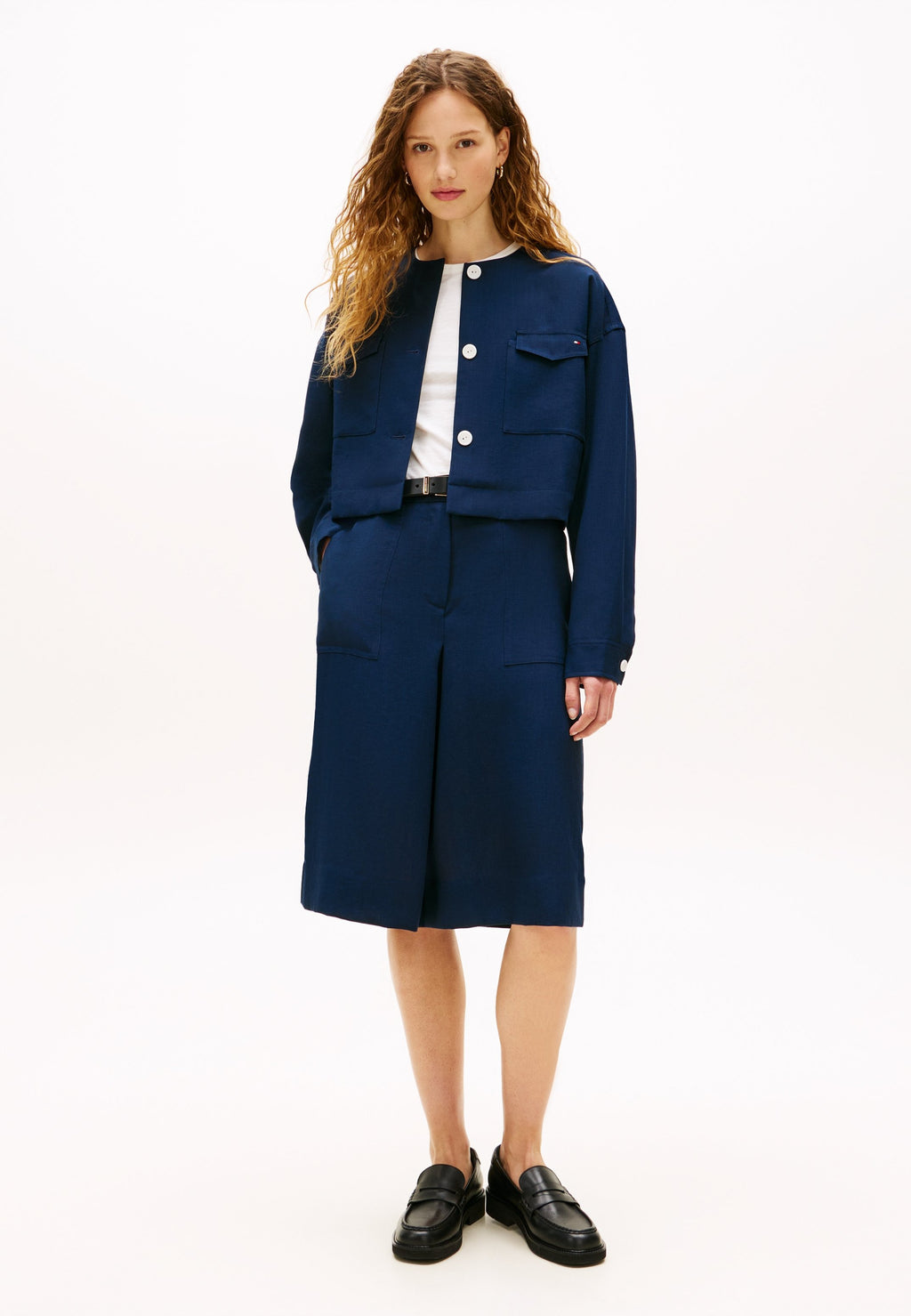 TAILORED COLLARLESS BOXY SHORT UTILITY JACKET Media 2