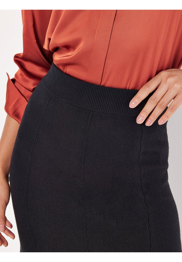Apricot FLUTE HEM MIDI