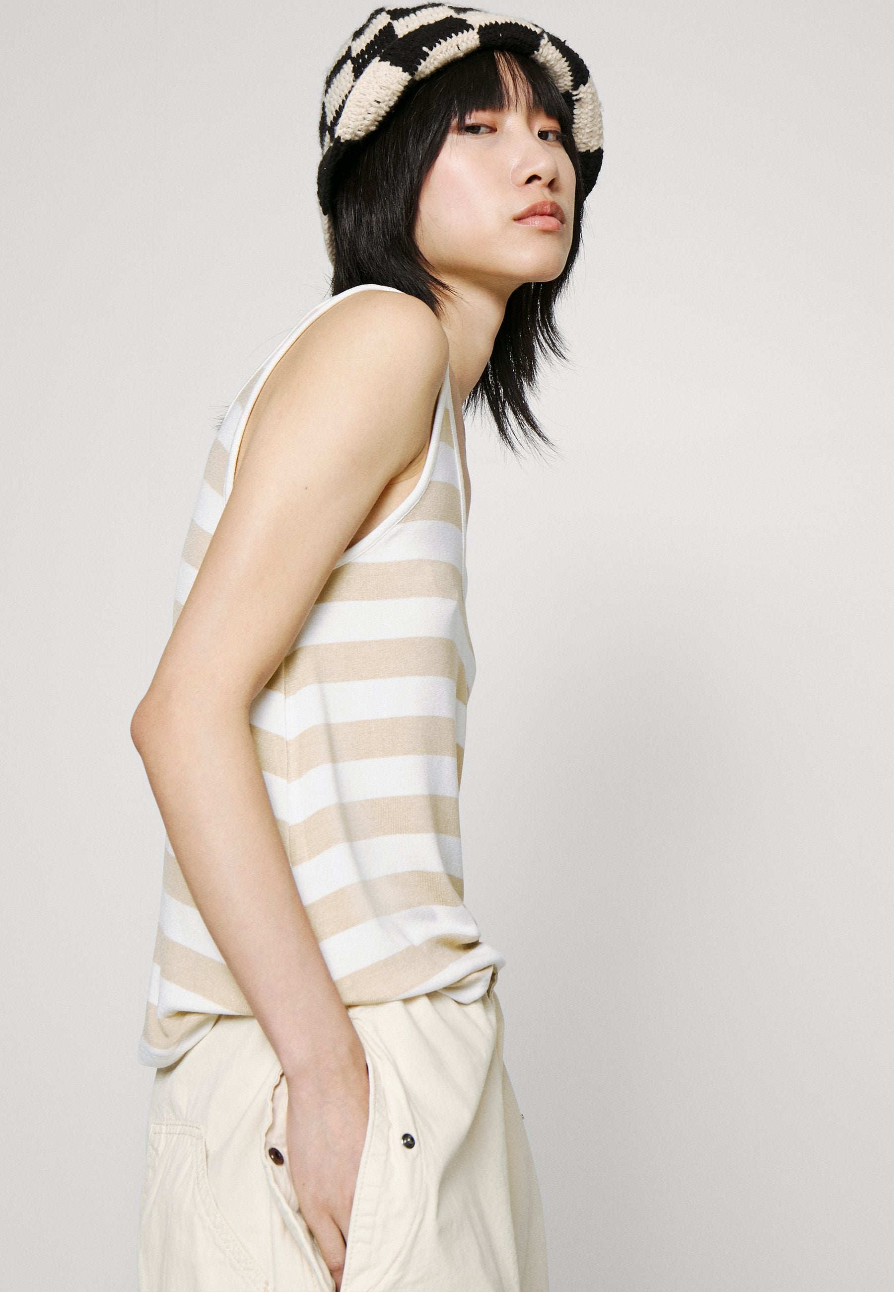 ONLY ONLNEWLIRA V NECK