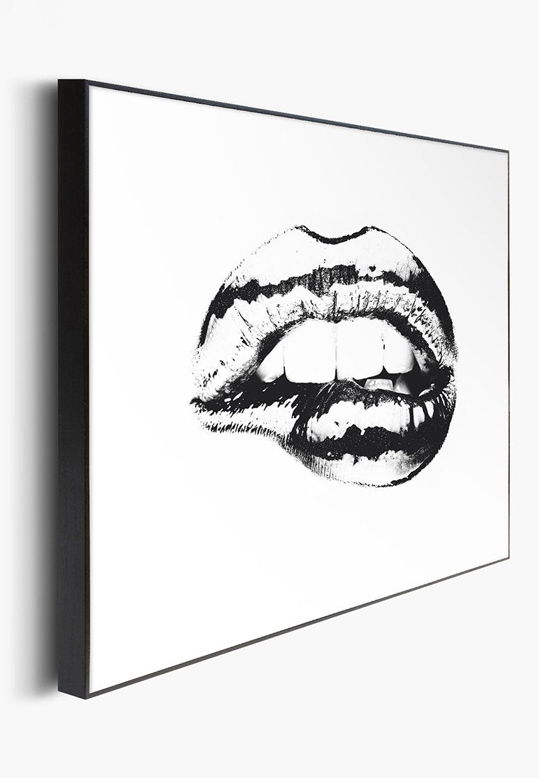 Orange Wallz HOT LIPS