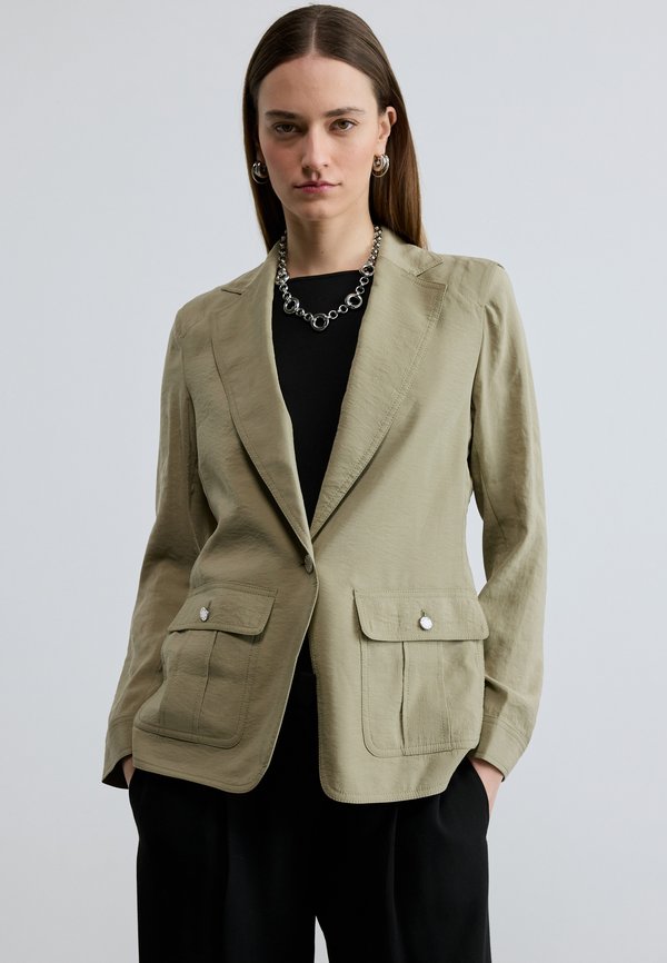 DKNY FUJI