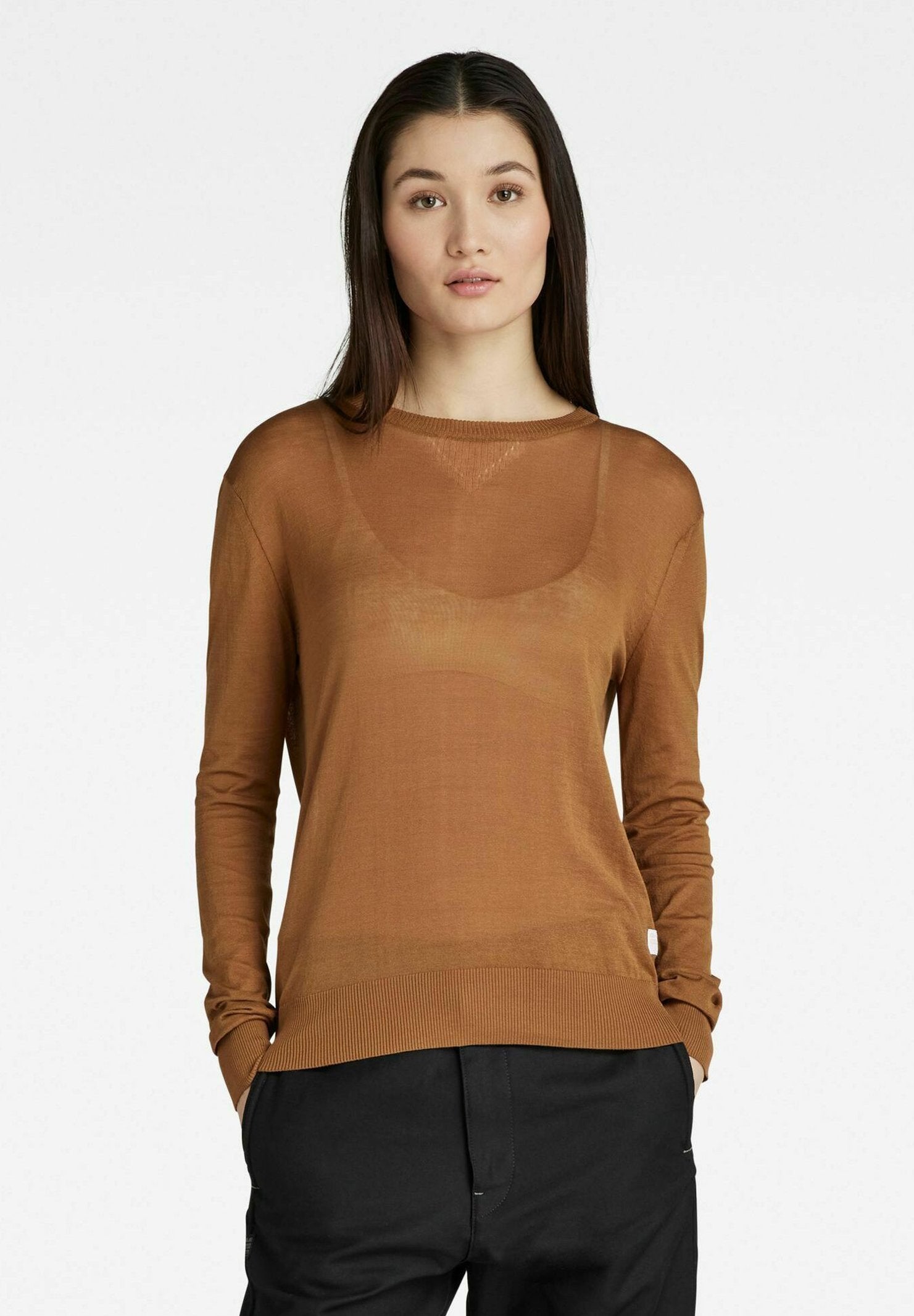 CORE ROUND NECK Media 2
